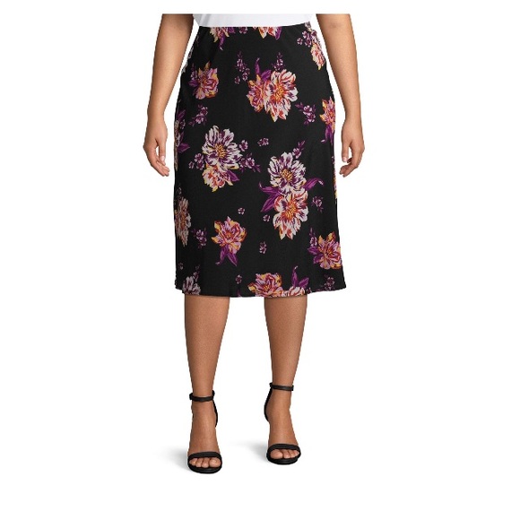 Terra & Sky Dresses & Skirts - NWT Women's Plus Size Floral Slip Skirt